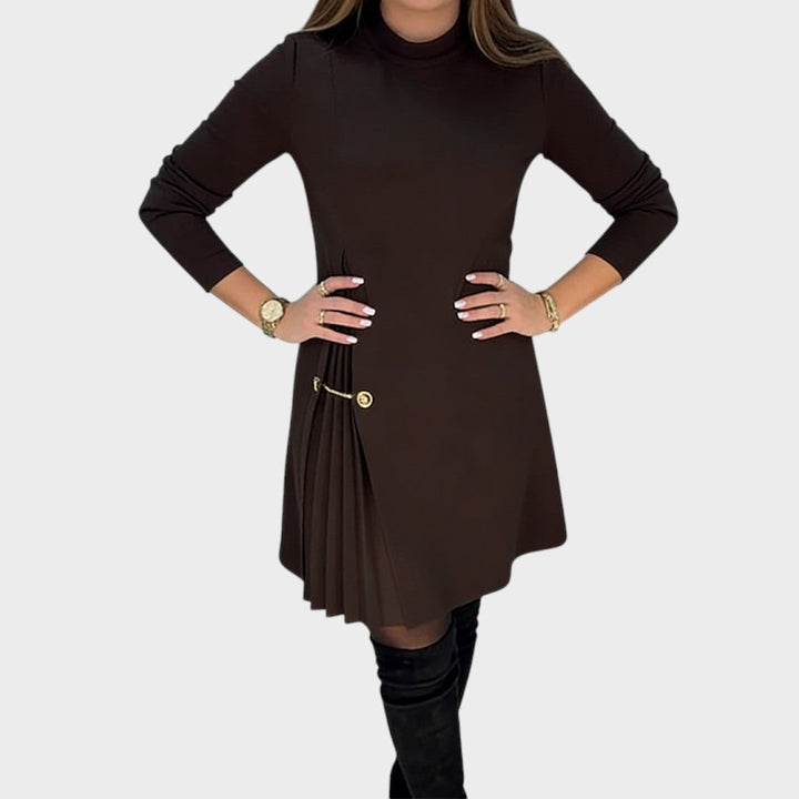 Asunción | Vestido Plisado con Aplique Dorado