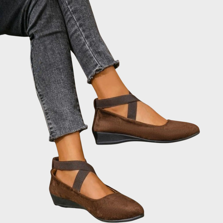 Regina | Zapatos Cerrados con Taco Chino