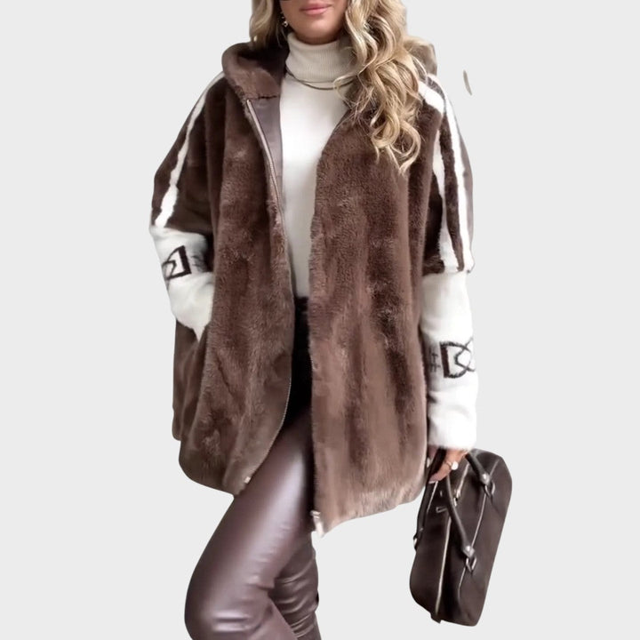 Penélope | Abrigo Oversize de Peluche con Capucha
