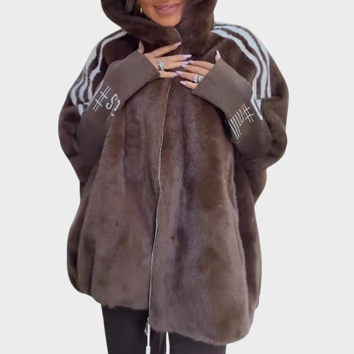 Penélope | Abrigo Oversize de Peluche con Capucha