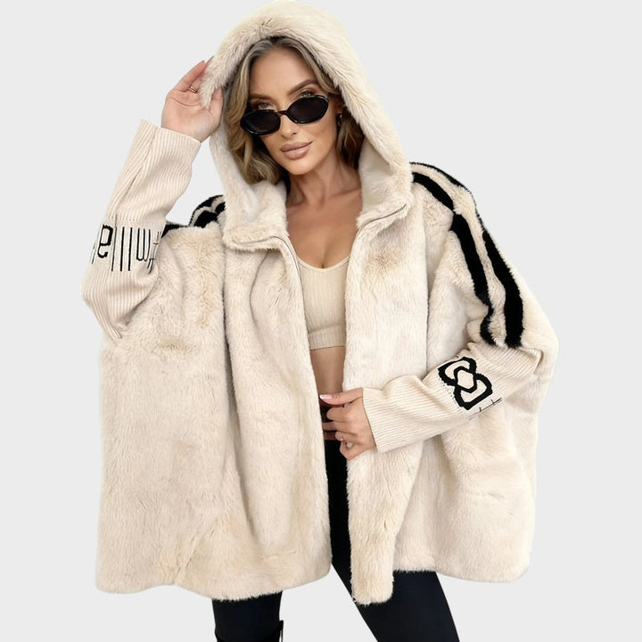 Penélope | Abrigo Oversize de Peluche con Capucha