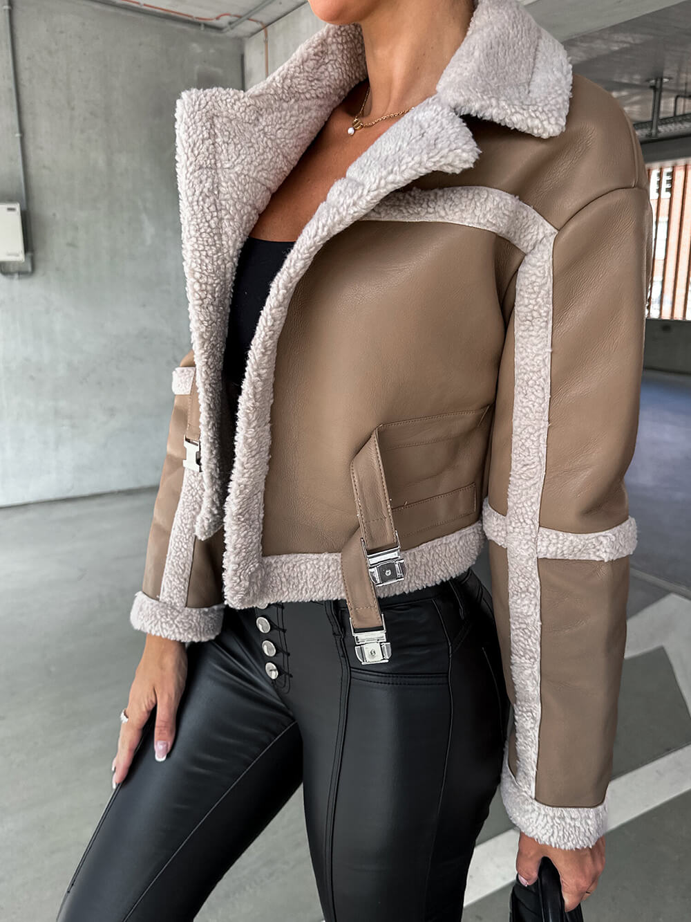 Chaqueta de Cuero Sintético