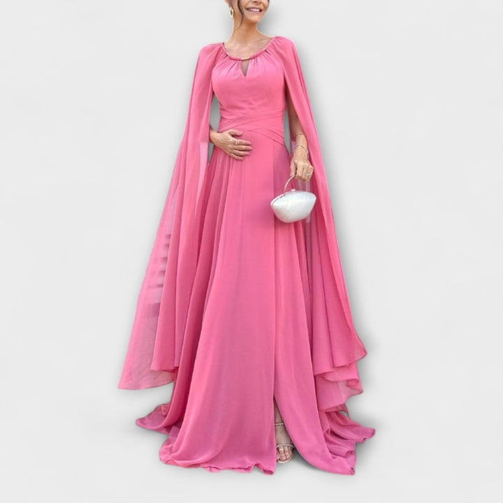 Zoe | Vestido Largo con Capa y Tajo Alto