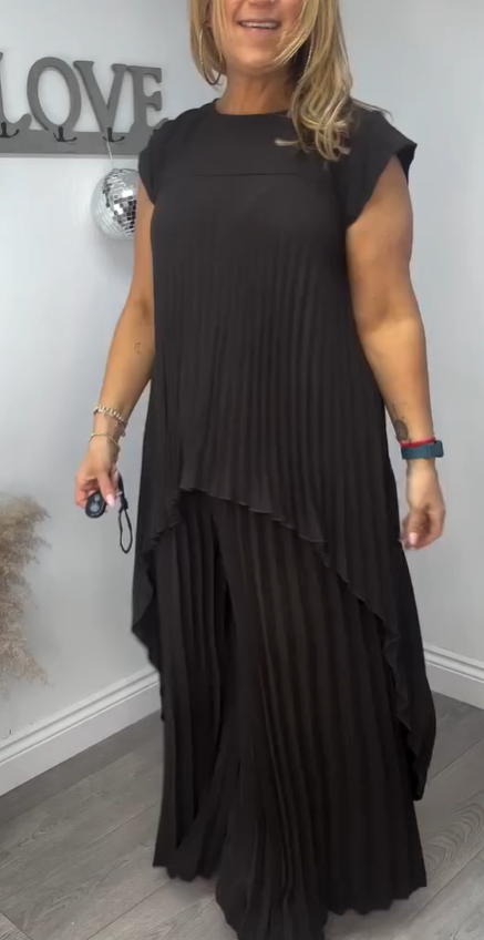Conjunto de Top Midi Plisado Sherry y Pantalones de Pierna Ancha – Elegante Conjunto de Dos Piezas