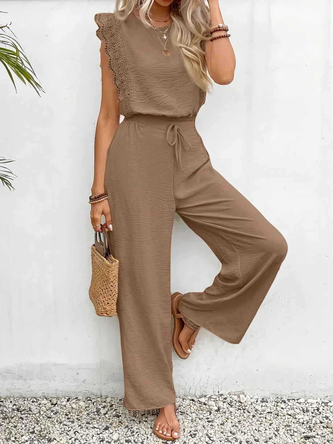 Conjunto Elegante de Dos Piezas Zella – Top con Encaje y Pantalones de Pierna Ancha