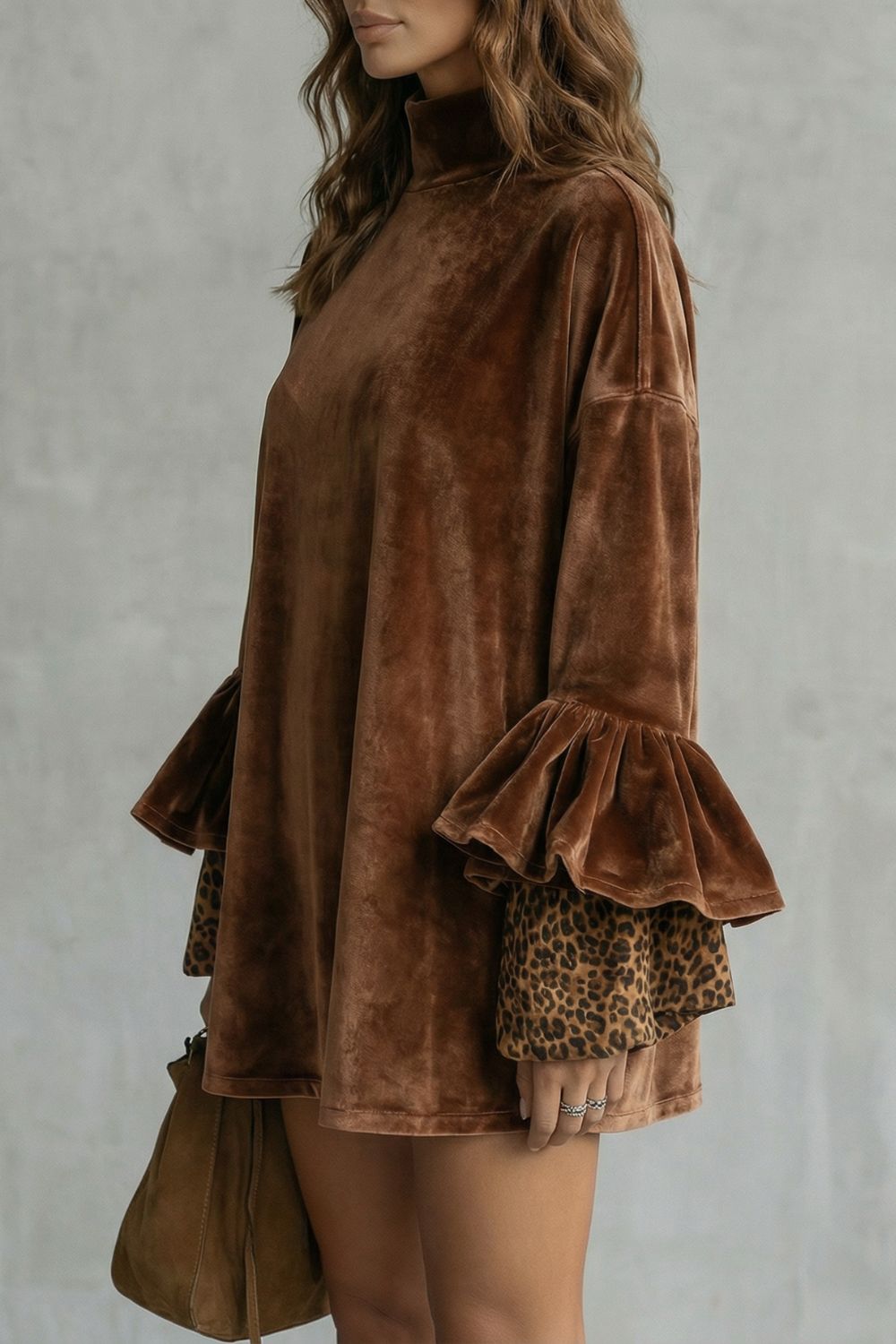 Adela | Vestido Mini de Terciopelo con Detalle en Mangas