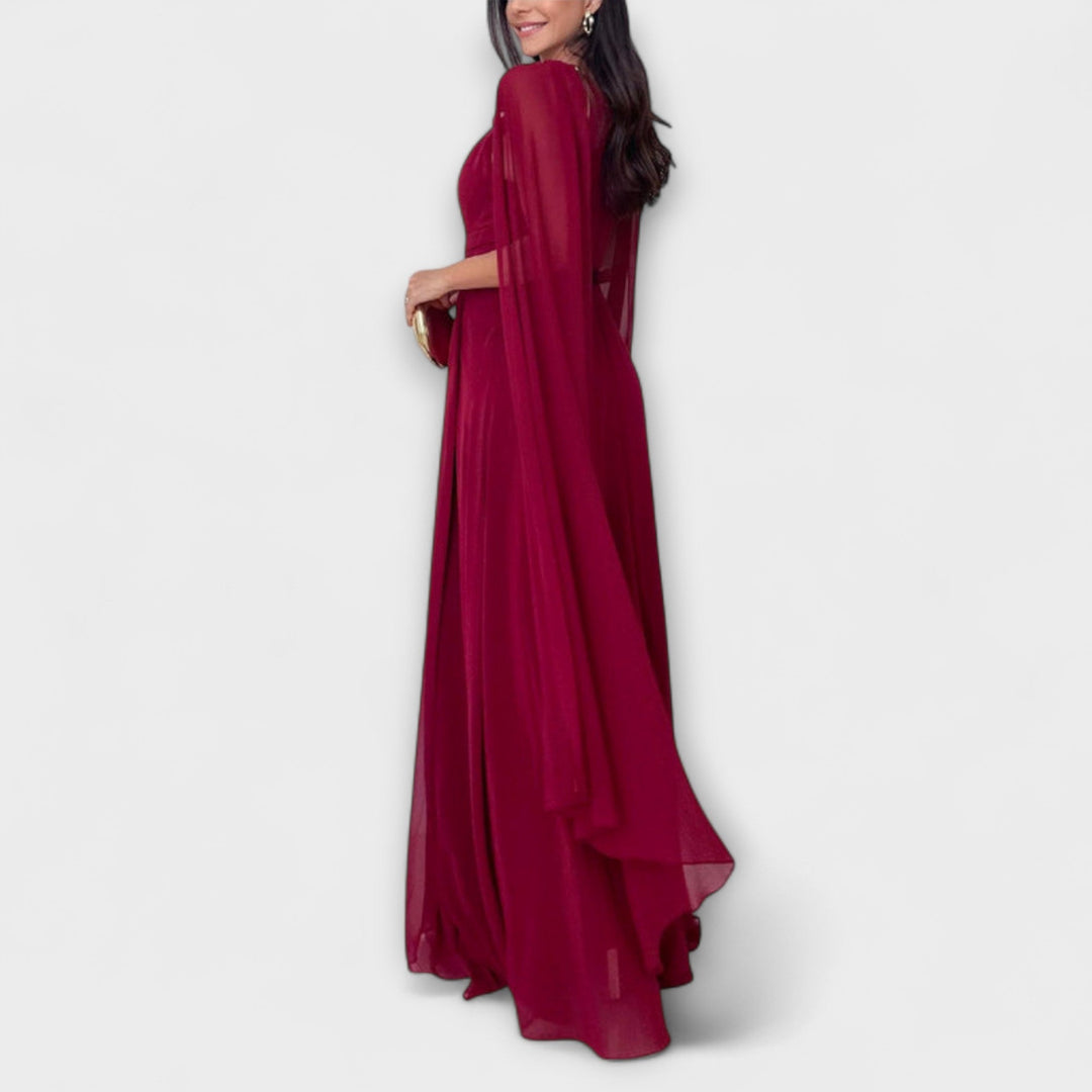 Zoe | Vestido Largo con Capa y Tajo Alto