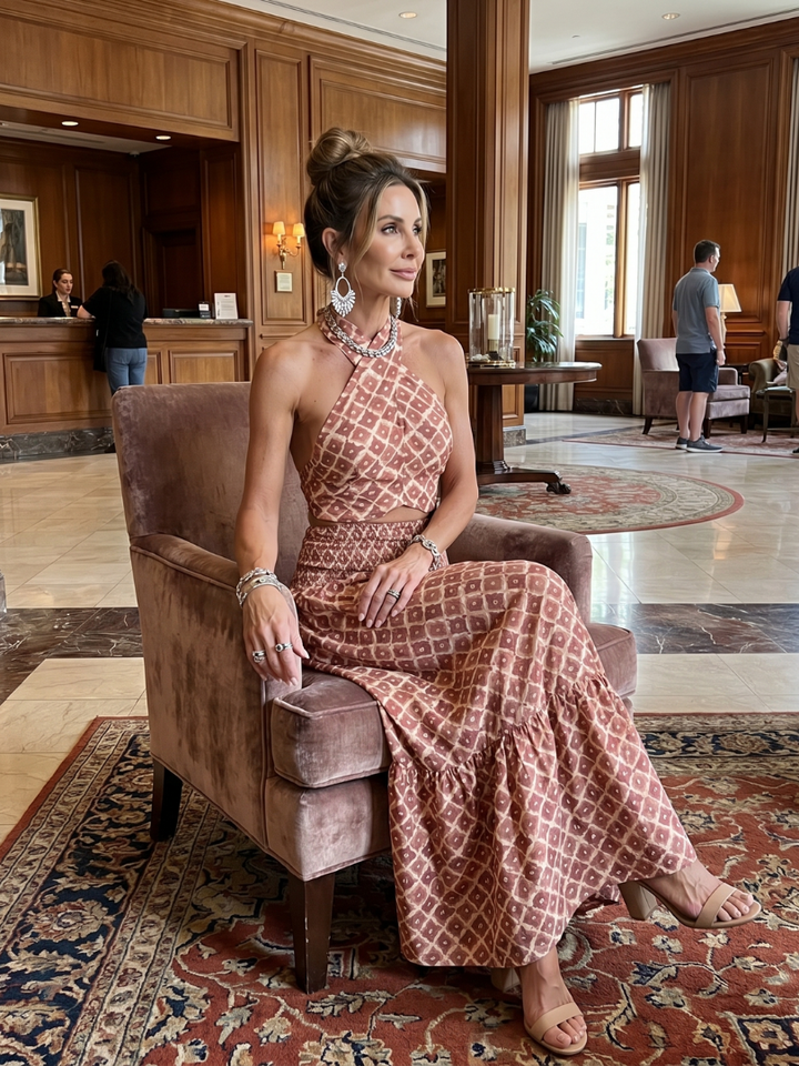 Pilar | Vestido Midi Halter con Estampado Geométrico