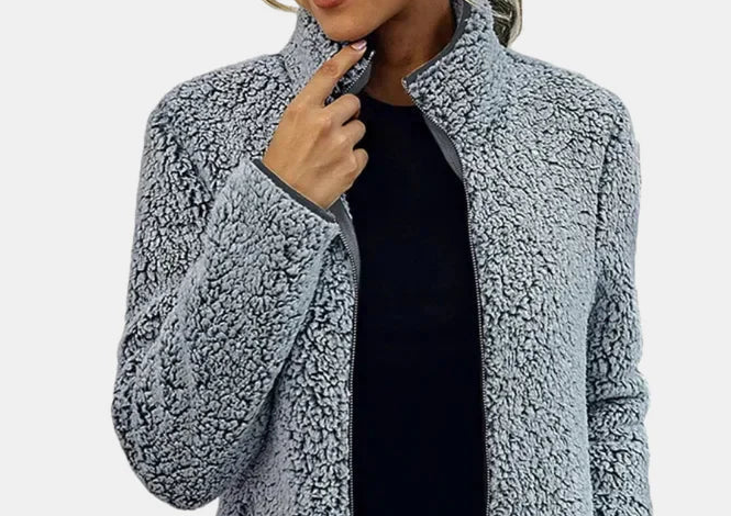 La Xara | La "Chaqueta Teddy" Definitiva para Llevar — Edición Final