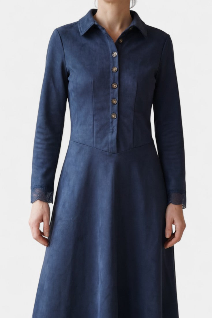 Lorenza | Vestido Largo de Ante con Cuello Camisero y Encaje