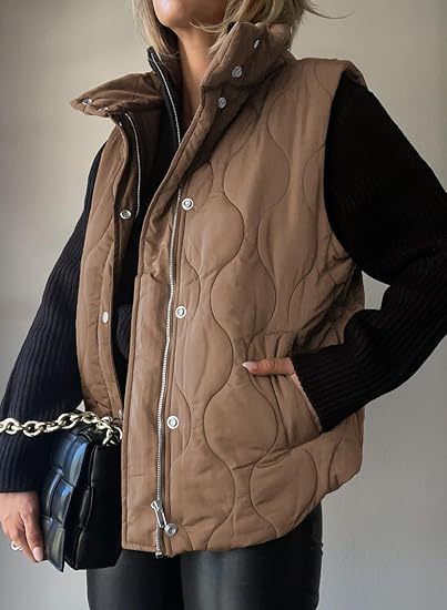 Darcy | Chaleco Puffer Ligero y Elegante con Botones