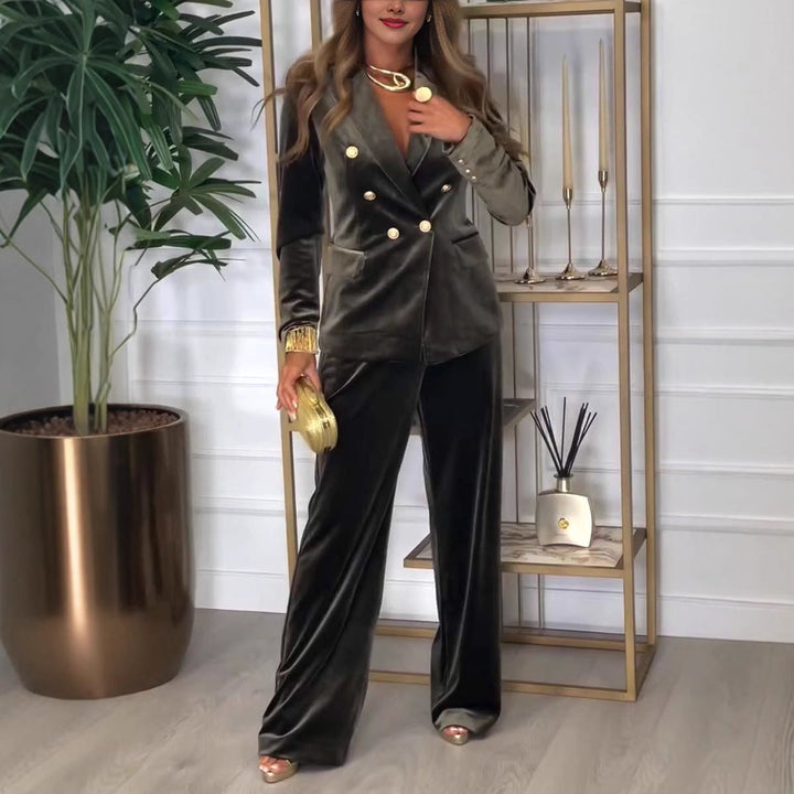 Cristie | Conjunto de Ante Elegante – Traje de Dos Piezas a Medida