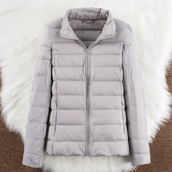 Freya | Campera Impermeable Minimalista