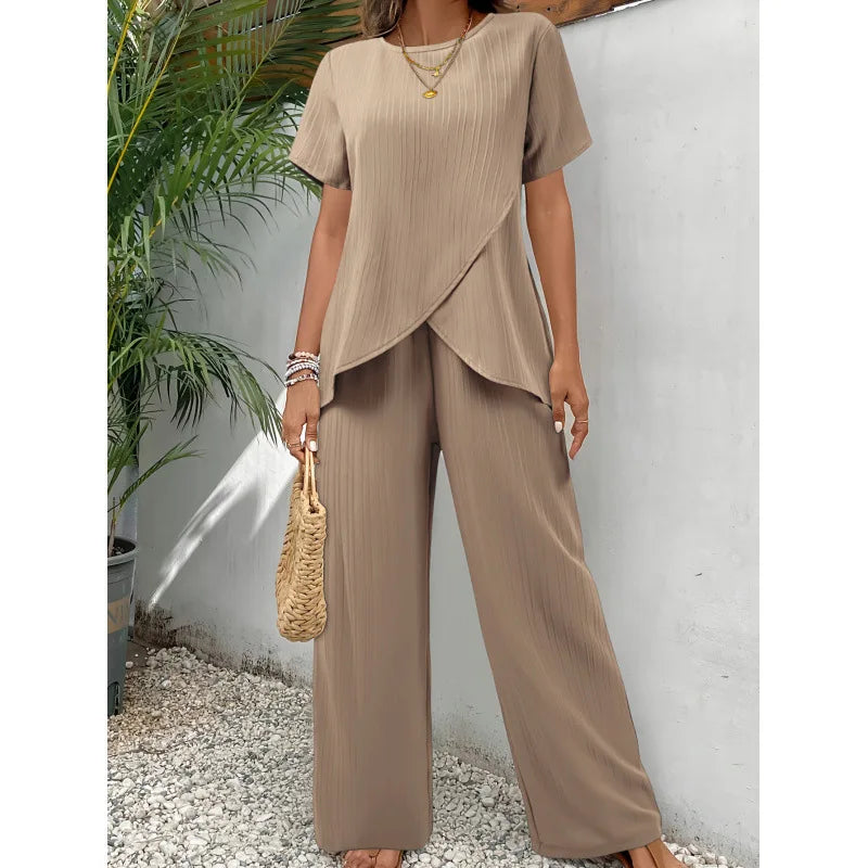 Lorrina | Conjunto Elegante de Dos Piezas Suave – Blusa Asimétrica y Pantalones Relajados