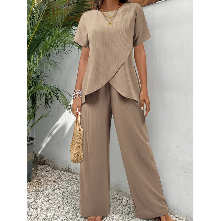 Lorrina | Conjunto Elegante de Dos Piezas Suave – Blusa Asimétrica y Pantalones Relajados