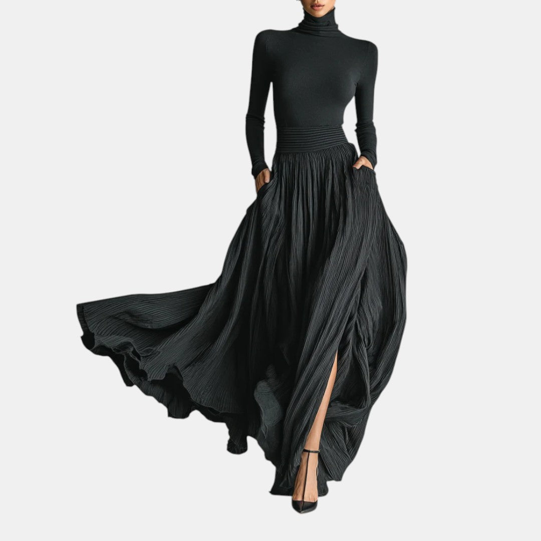 Agustina | Conjunto Negro con Cuello Alto y Falda Plisada