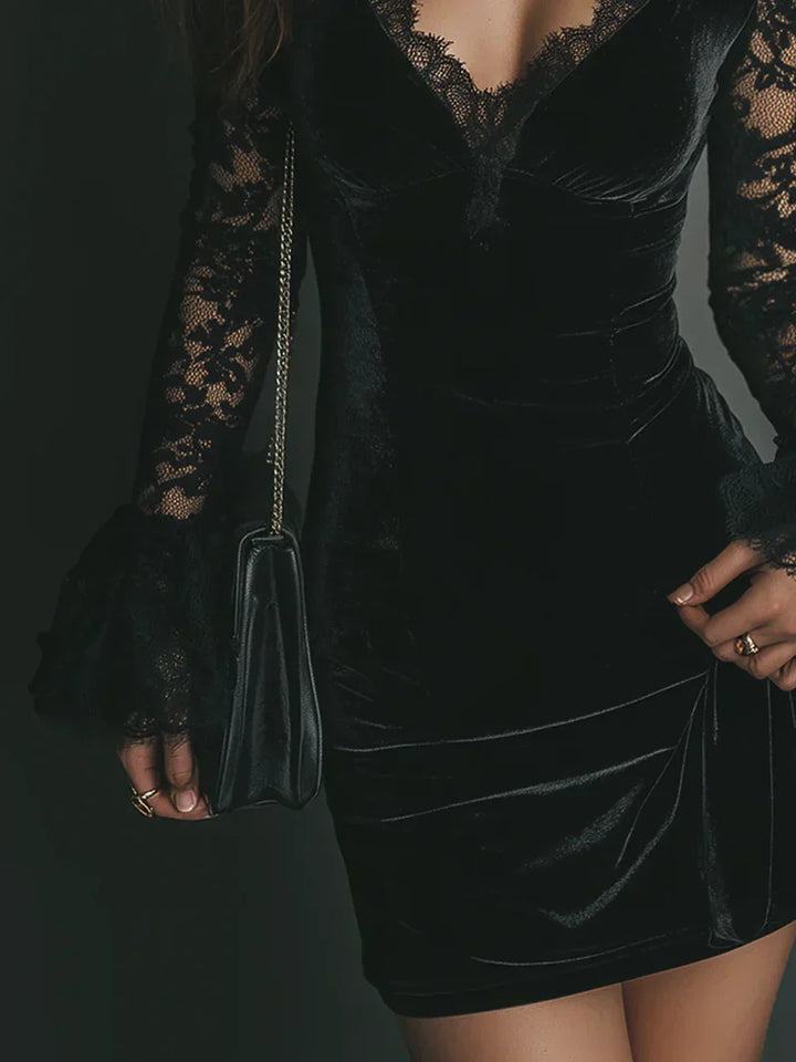 Adriana | Vestido Mini de Terciopelo y Encaje