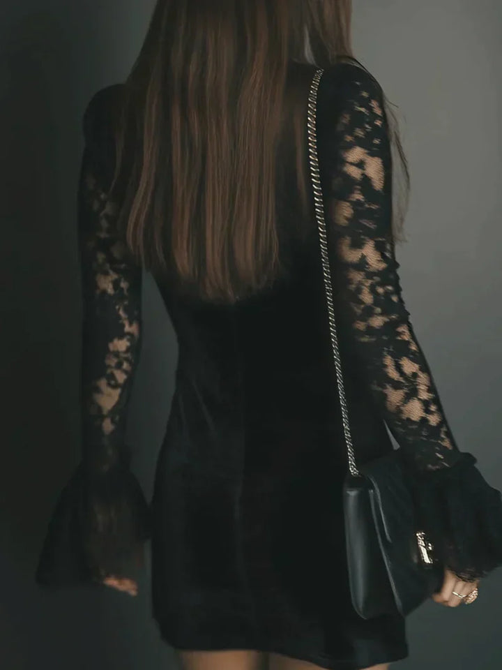 Adriana | Vestido Mini de Terciopelo y Encaje