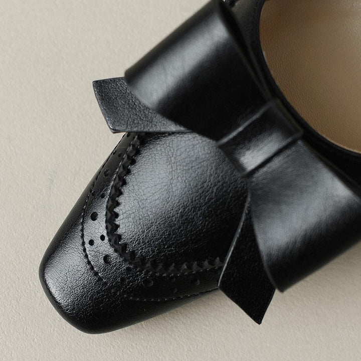 Célora | Pumps con Cinta de Cuero