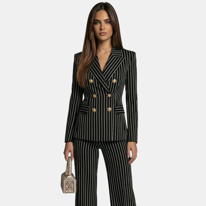 Victoria | Traje Diplomático Elegante