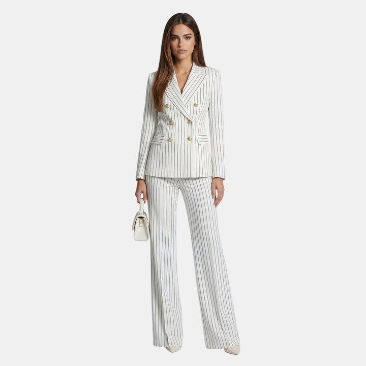 Victoria | Traje Diplomático Elegante