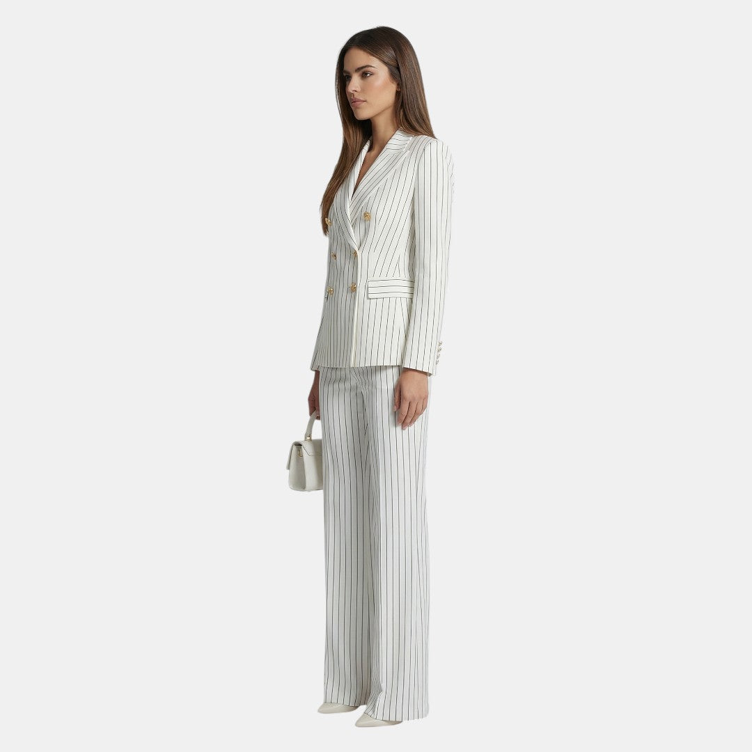 Victoria | Traje Diplomático Elegante