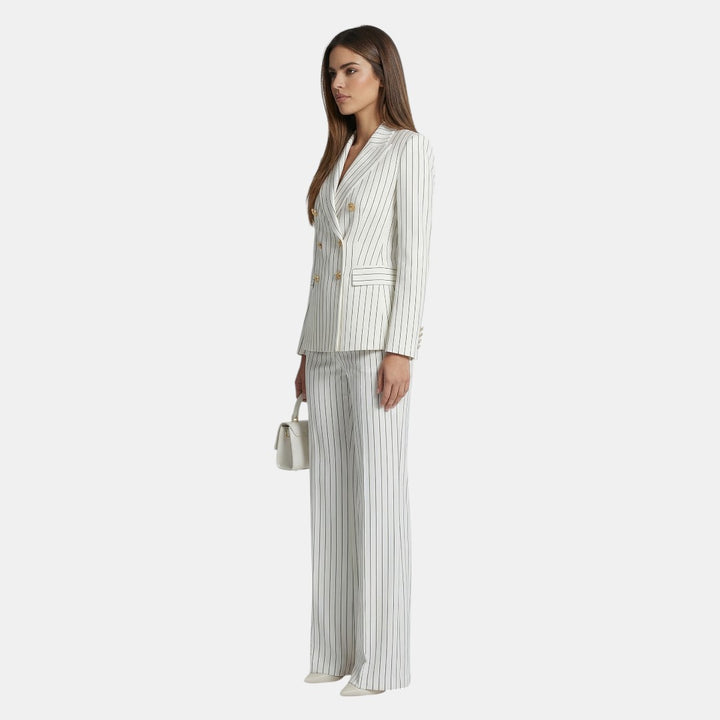 Victoria | Traje Diplomático Elegante