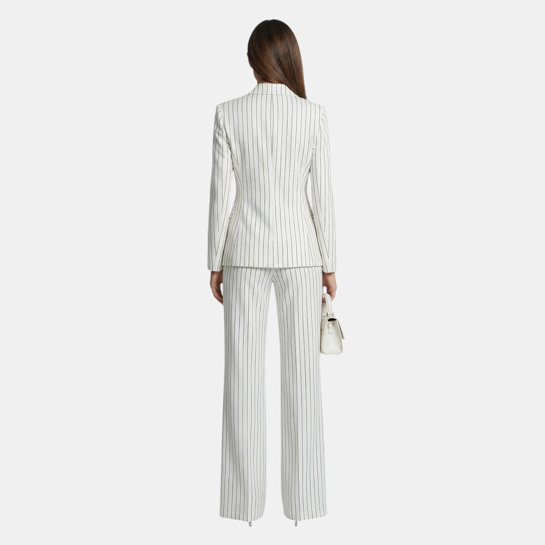 Victoria | Traje Diplomático Elegante