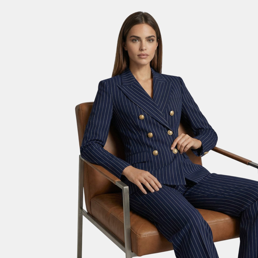 Victoria | Traje Diplomático Elegante