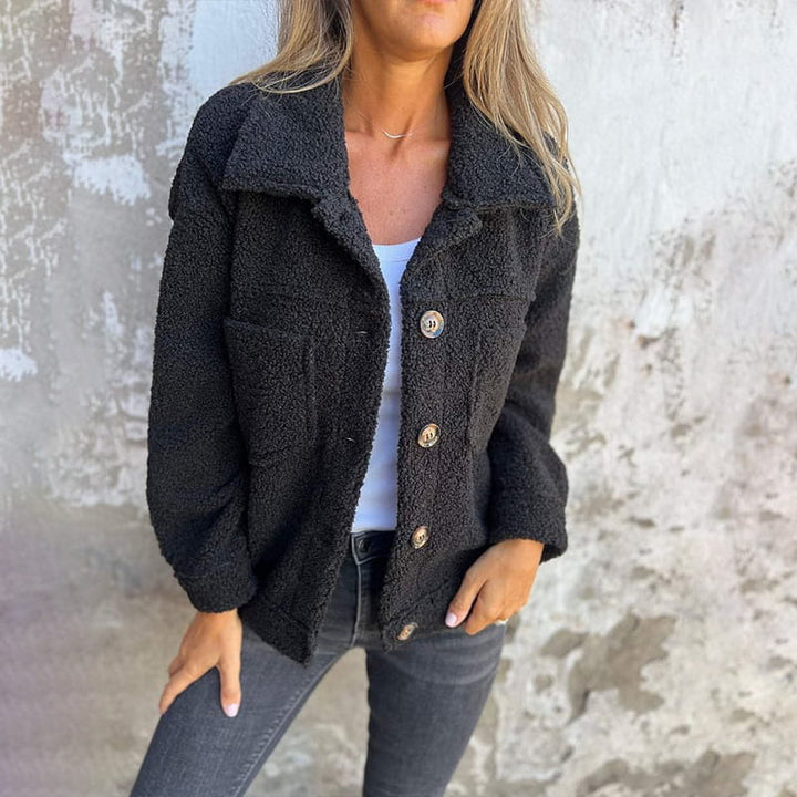 Luna | La Chaqueta Teddy — Edición Final