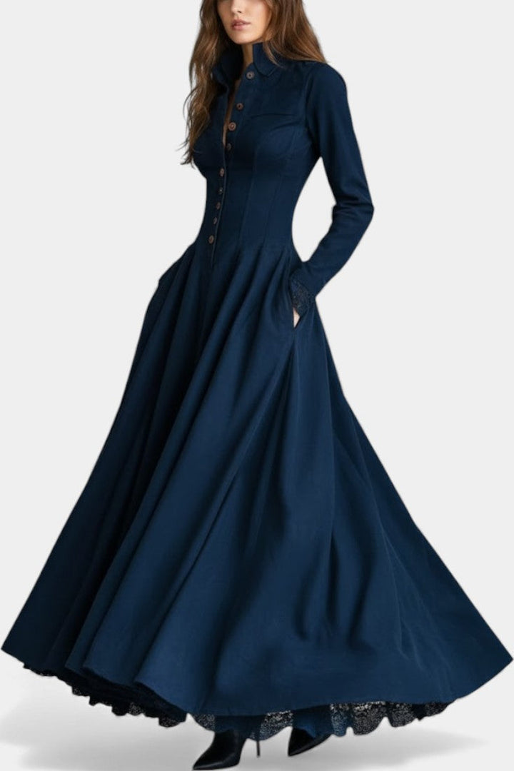 Trinidad | Vestido Largo de Ante con Cuello y Detalles de Encaje